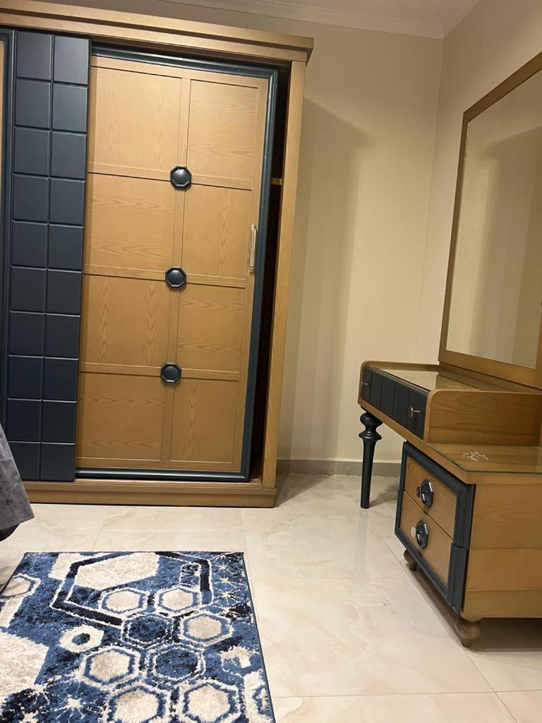 Apartment City Center Sea View *